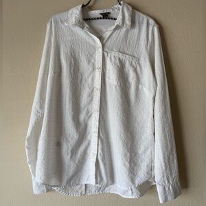Women’s Eddie Bauer Textured White Lightweight Outdoor Button Up Sz. M